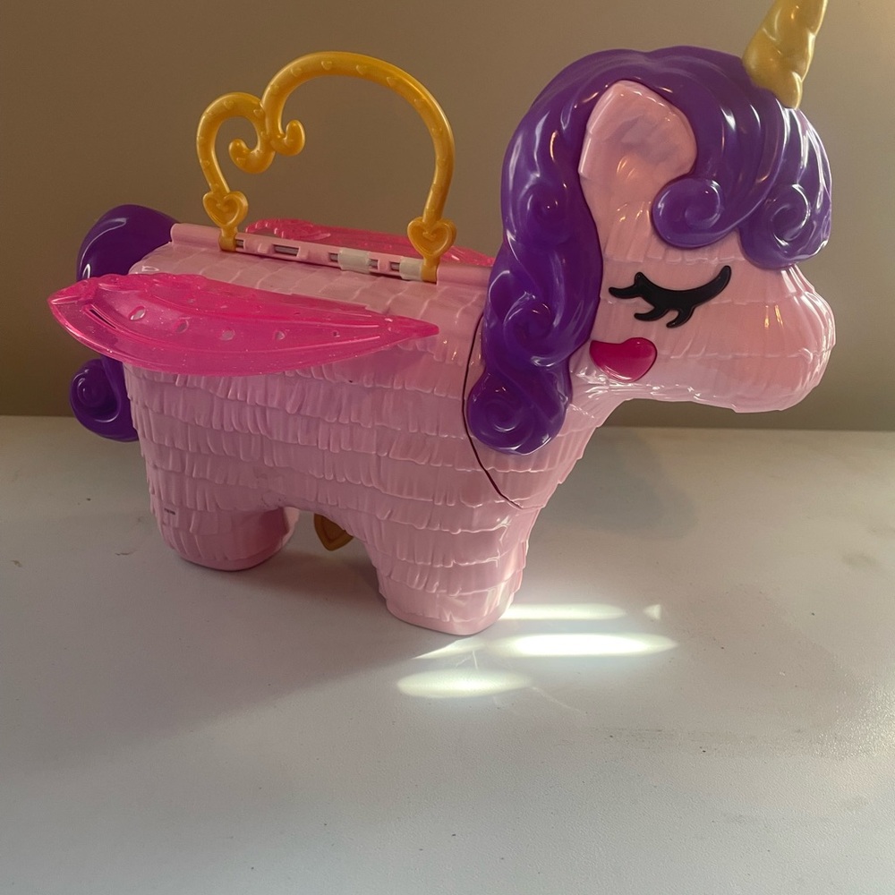 Polly Pocket Unicorn Playset and Accessories - Picture 5 of 5